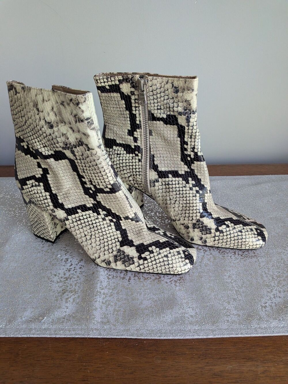 Ann Taylor Snakeskin Leather Ankle Boots 9.5 Square Toe Block Heel Cream Black